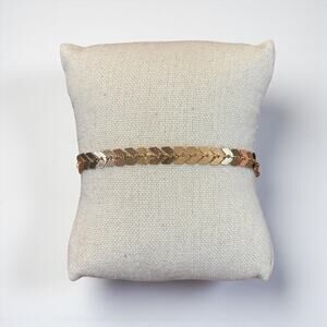 Arrow Charm Lightweight Bracelet